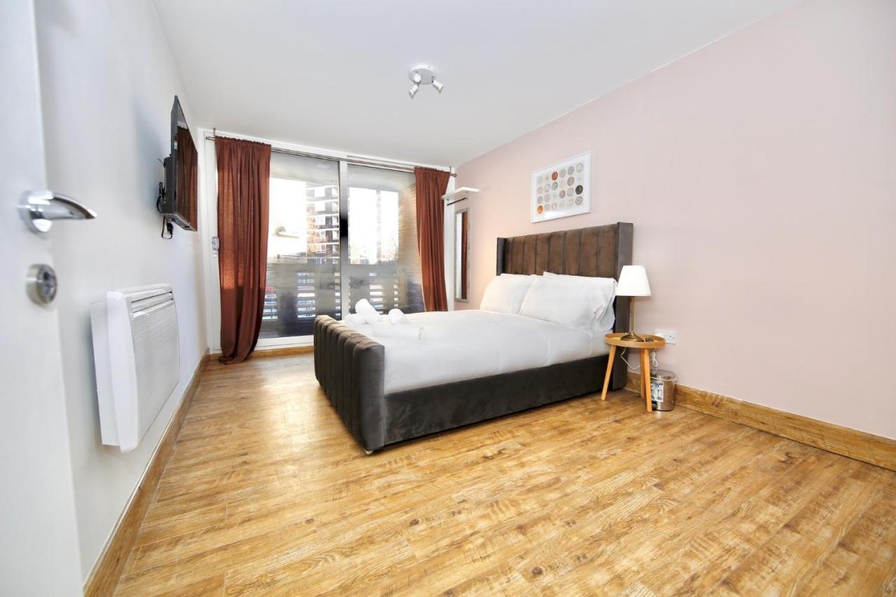 Edgware Hub Hotel London Bagian luar foto