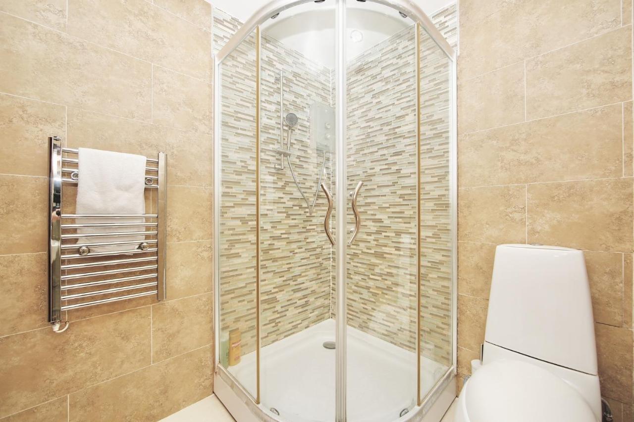 Edgware Hub Hotel London Bagian luar foto