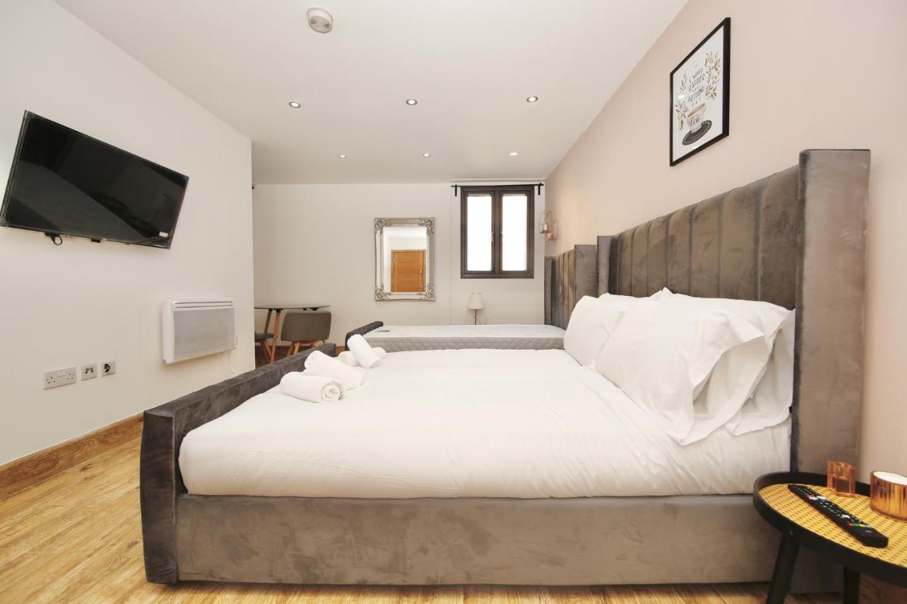 Edgware Hub Hotel London Bagian luar foto