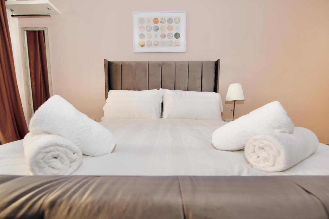 Edgware Hub Hotel London Bagian luar foto