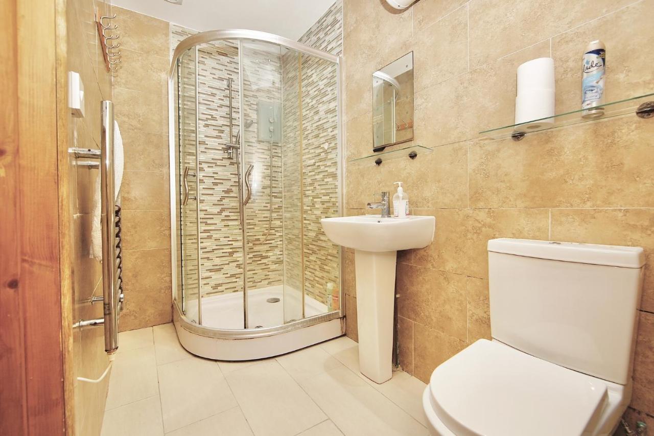 Edgware Hub Hotel London Bagian luar foto