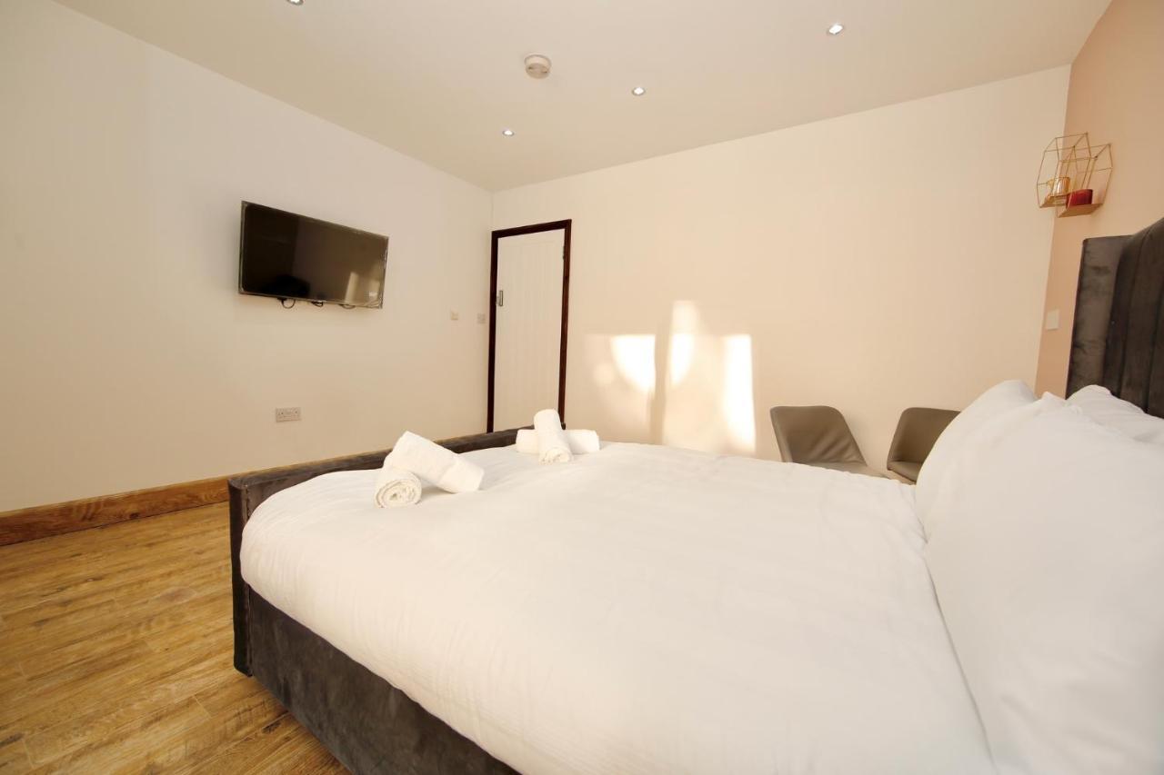 Edgware Hub Hotel London Bagian luar foto