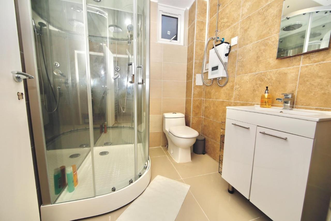 Edgware Hub Hotel London Bagian luar foto