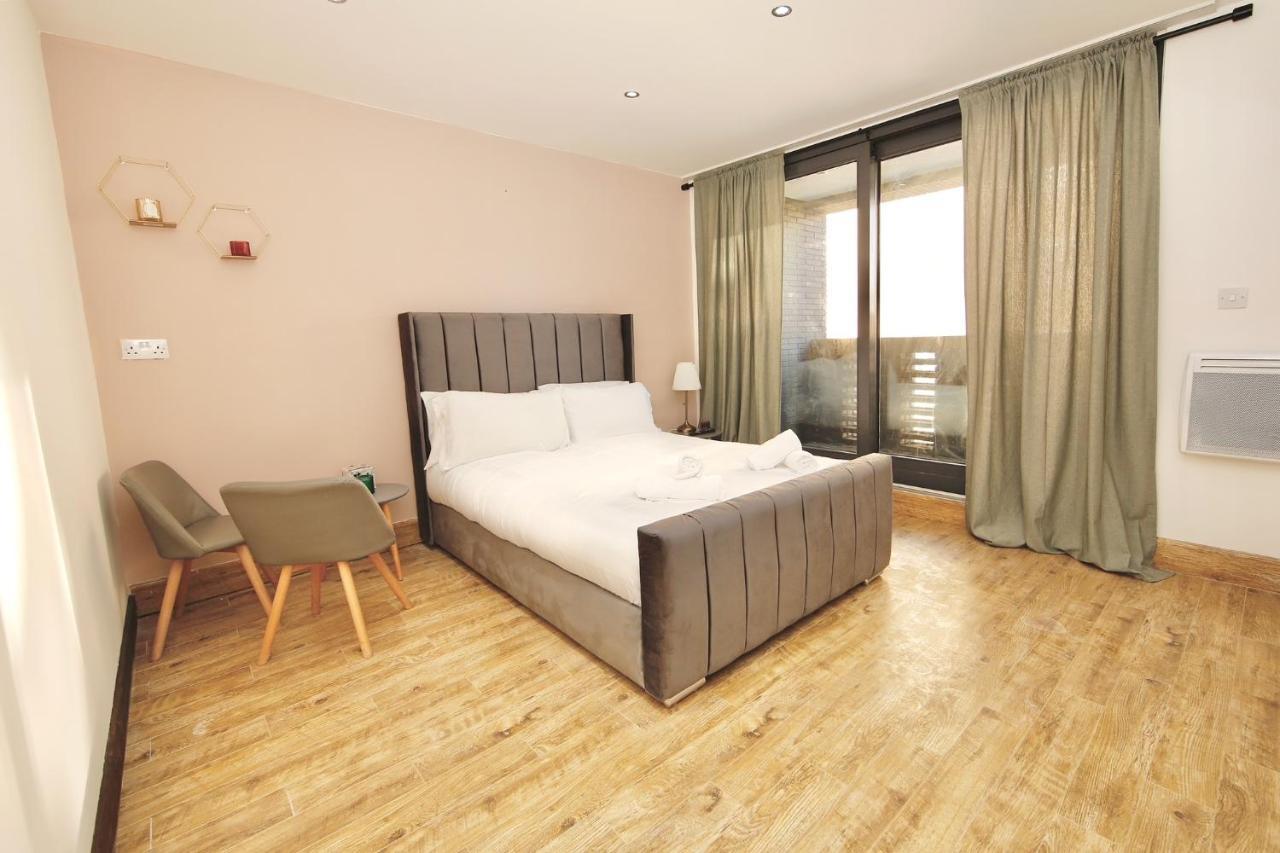 Edgware Hub Hotel London Bagian luar foto