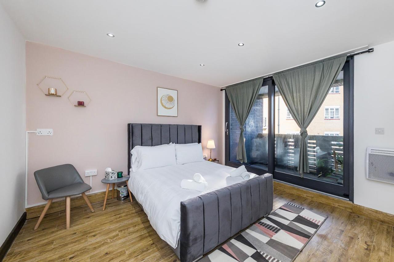 Edgware Hub Hotel London Bagian luar foto
